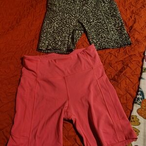 Athleta Pink and Camo 7 Inch Stash Shorts Set